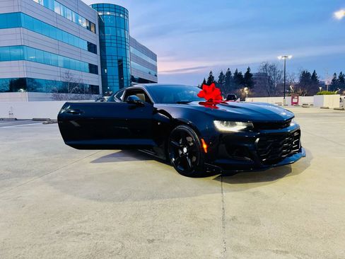 Used 2017 Chevrolet Camaro SS image 32