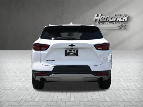 Used 2024 Chevrolet Blazer LT w/ Midnight/Sport Edition FWD image 9