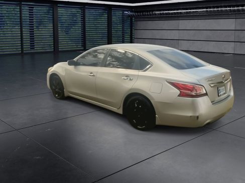 Used 2014 Nissan Altima 2.5 S image 6