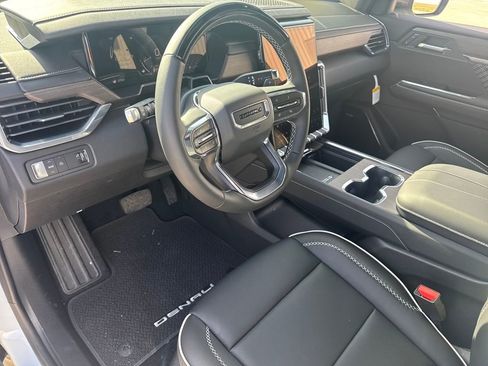 New 2026 GMC Acadia Denali w/ Super Cruise Package image 17