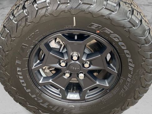 Certified 2023 Jeep Wrangler Unlimited Rubicon 4xe AWD/4WD image 34