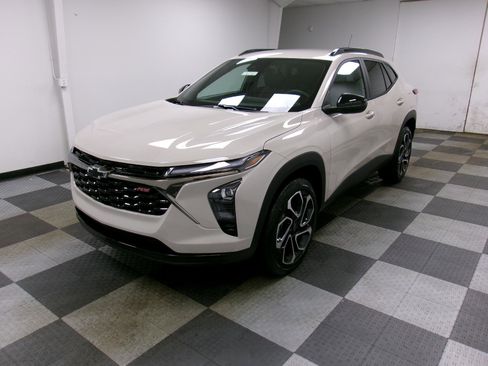 New 2026 Chevrolet Trax RS w/ Driver Confidence Package image 1