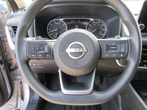 Certified 2024 Nissan Rogue SV FWD image 31