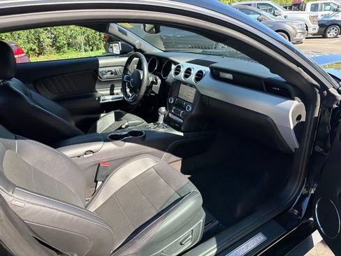 Used 2017 Ford Mustang Premium RWD image 9