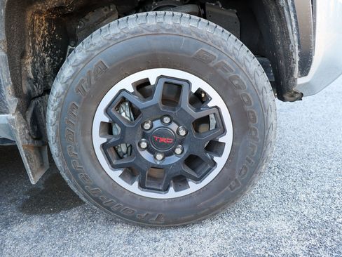 Used 2024 Toyota Tacoma TRD Off-Road image 14