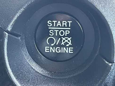 Used 2016 Jeep Renegade Trailhawk image 23