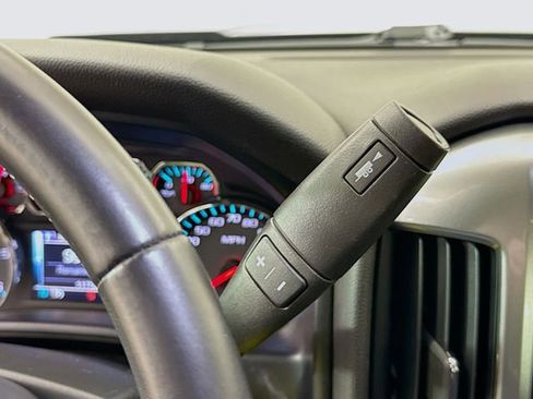 Used 2018 Chevrolet Silverado 1500 LT w/ Midnight Edition image 17