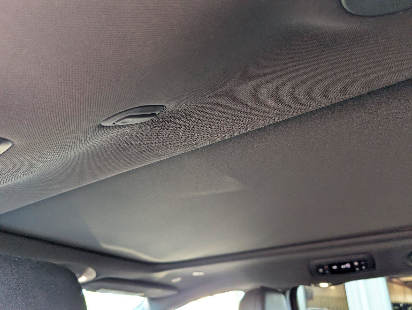 Used 2025 Chrysler Pacifica Limited FWD image 32
