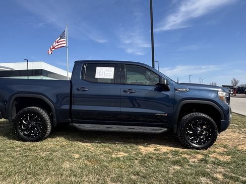 Used 2019 GMC Sierra 1500 AT4 w/ Off Road Performance Package image 2