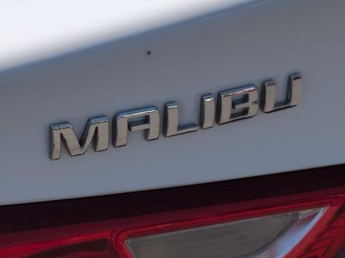 Used 2016 Chevrolet Malibu LT FWD image 13