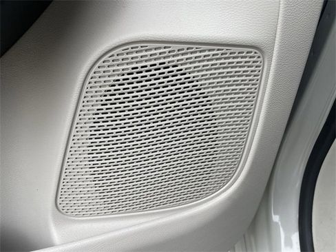 Used 2021 Chrysler Pacifica Touring-L w/ Premium & Safety Sphere Group image 24