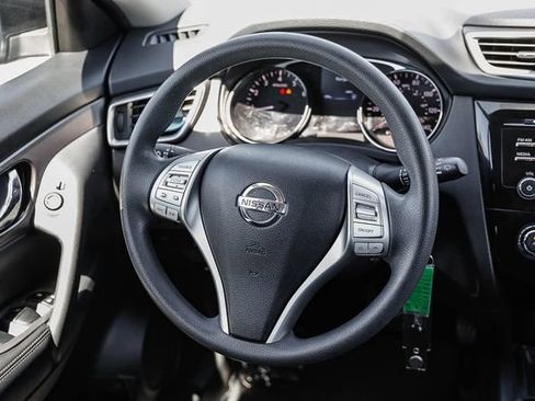 Used 2016 Nissan Rogue S AWD/4WD image 16