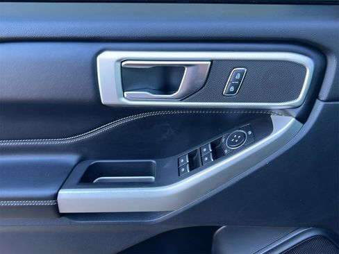 Used 2020 Ford Explorer XLT w/ Equipment Group 202A image 26