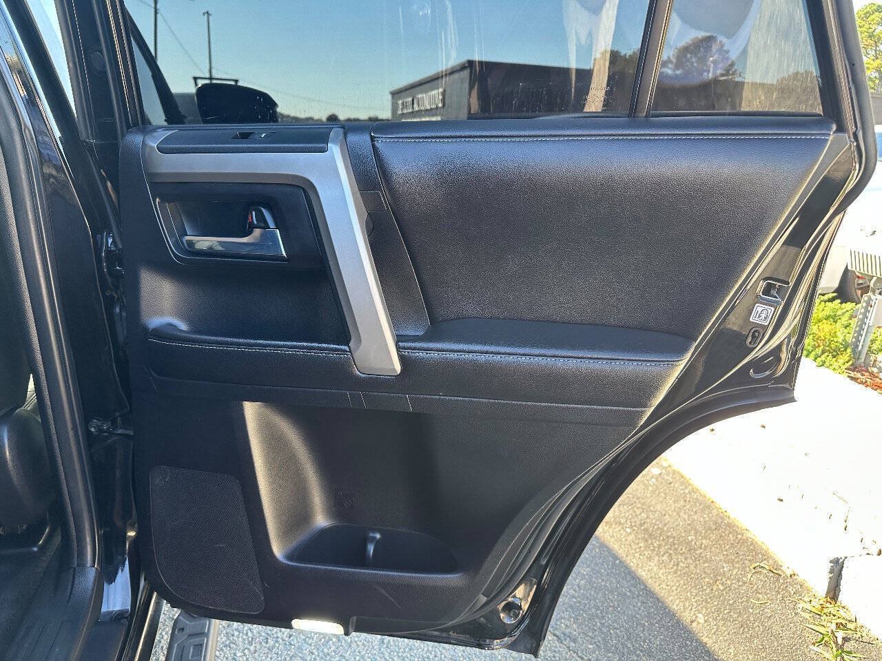 Used 2016 Toyota 4Runner 4WD image 11