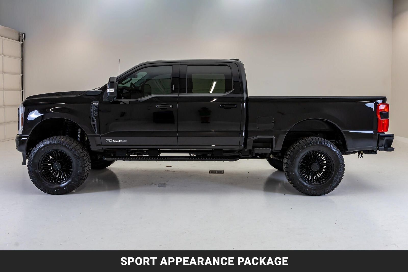 Used 2024 Ford F250 Lariat w/ Lariat Ultimate Package AWD/4WD image 6