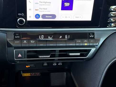 Used 2025 Toyota Camry LE image 29