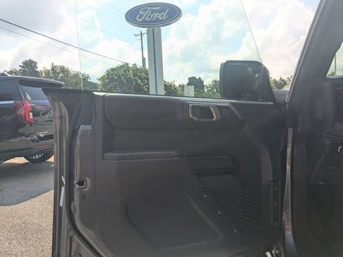 Used 2025 Ford Bronco Badlands AWD/4WD image 11