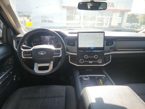 Used 2023 Ford Expedition XLT AWD/4WD image 10