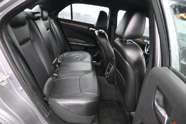 Used 2014 Chrysler 300 AWD image 6