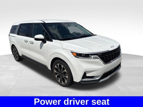 Used 2023 Kia Carnival EX FWD image 10