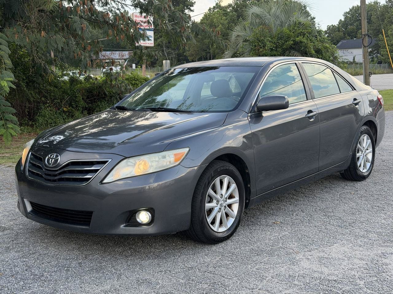 Used 2011 Toyota Camry XLE FWD image 2