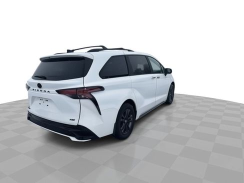 Used 2026 Toyota Sienna XSE image 8
