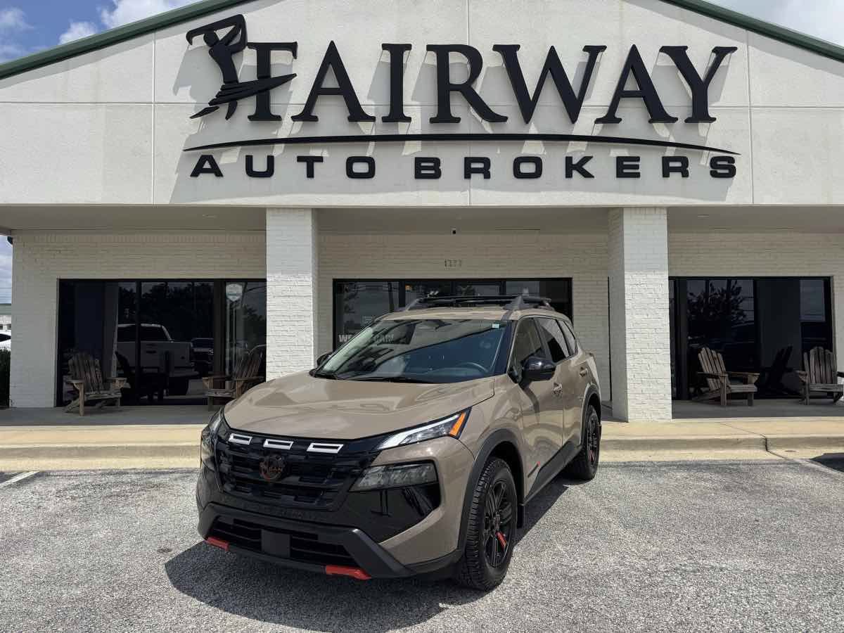 Used 2025 Nissan Rogue SV w/ Rock Creek Premium Package AWD/4WD image 36