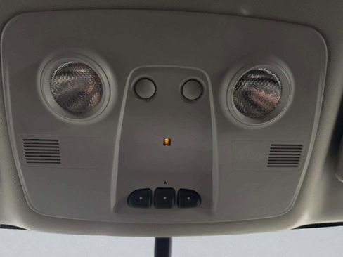 Used 2011 Buick Enclave CX image 29