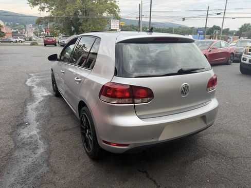 Used 2014 Volkswagen Golf 4-Door FWD image 3