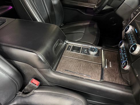 Used 2018 Ford Expedition Limited image 38