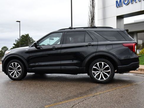 Used 2023 Ford Explorer ST-Line w/ Class IV Trailer Tow Package AWD/4WD image 3
