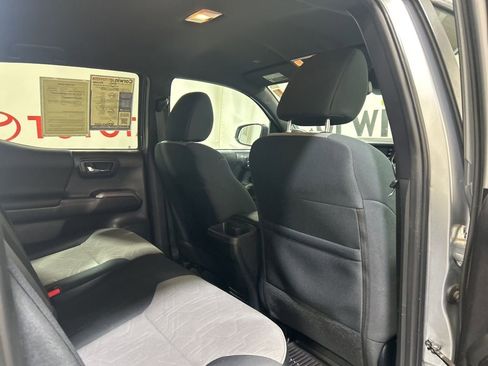 Used 2023 Toyota Tacoma TRD Off-Road w/ Advanced Technology Package image 15