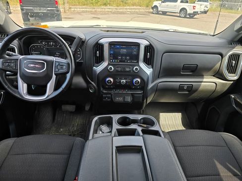 Used 2022 GMC Sierra 2500 SLE w/ SLE Convenience Package AWD/4WD image 5