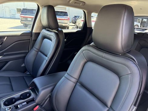 New 2026 Lincoln Corsair Premiere image 21