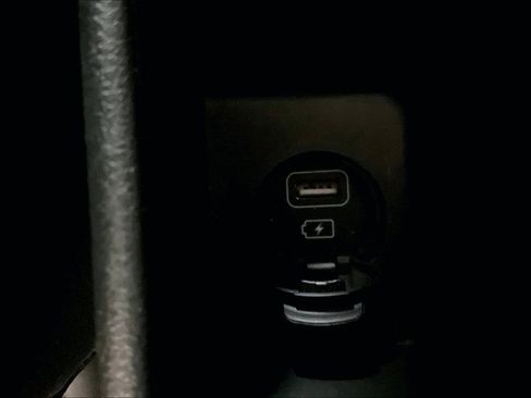 Used 2017 Hyundai Elantra Limited image 30