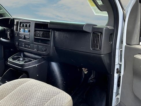 Used 2020 GMC Savana 2500 w/ Driver Convenience Package RWD image 18