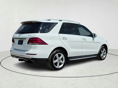 Used 2019 Mercedes-Benz GLE 400 4MATIC image 5