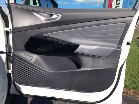 Used 2023 Volkswagen ID.4 Pro S Plus image 48