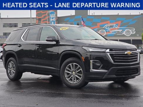Used 2023 Chevrolet Traverse LT FWD image 1