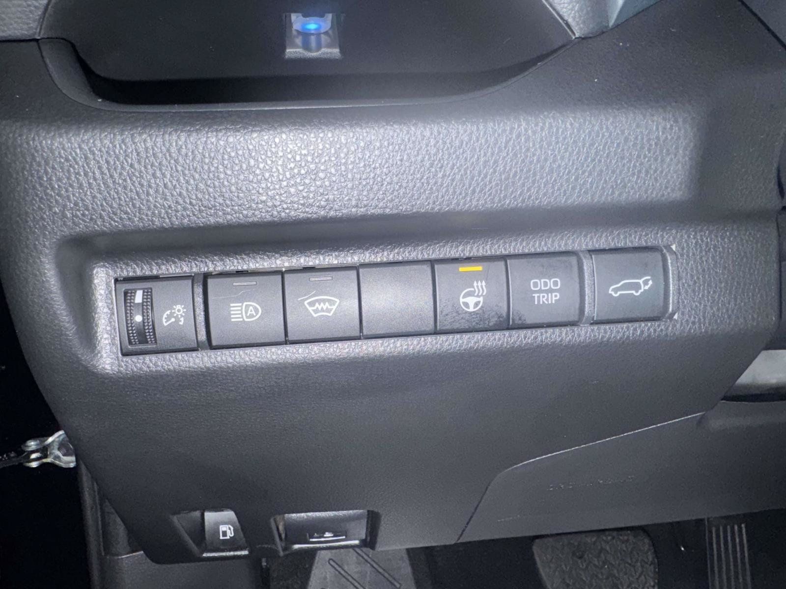 Used 2025 Toyota RAV4 XSE w/ Weather Package AWD/4WD image 21