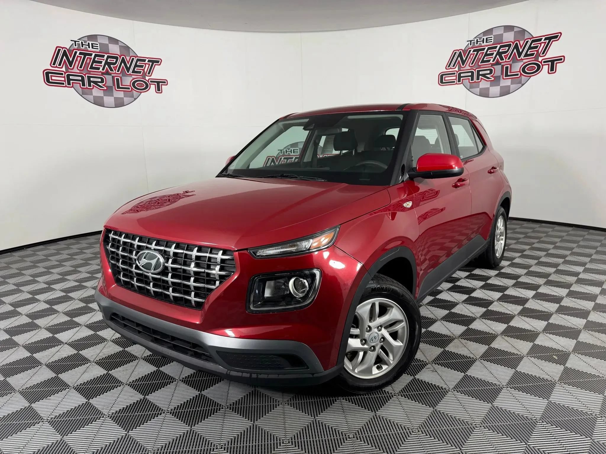 Used 2022 Hyundai Venue SE w/ Cargo Package FWD image 2