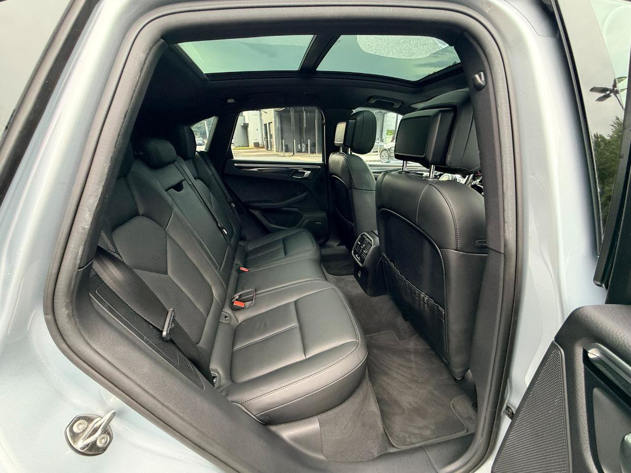 Used 2017 Porsche Macan AWD/4WD image 14