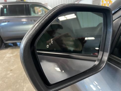 Used 2022 Ford Explorer 4WD w/ Class IV Trailer Tow Package image 29