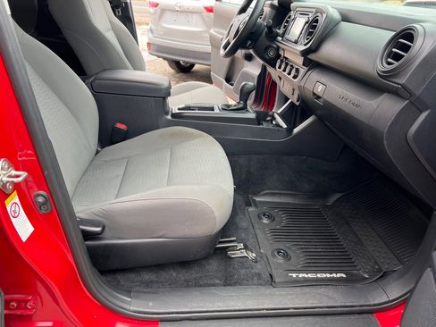 Used 2019 Toyota Tacoma SR w/ SR Convenience Package image 10