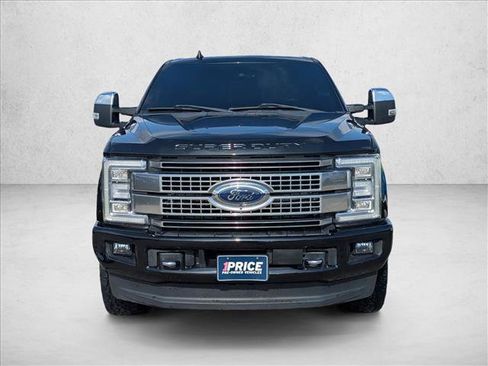 Used 2019 Ford F250 Platinum w/ Platinum Ultimate Package AWD/4WD image 2