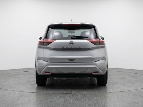 Used 2025 Nissan Rogue SV image 7