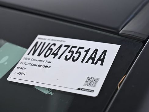 Used 2020 Chevrolet Trax LT w/ Sun & Sound Package AWD/4WD image 35