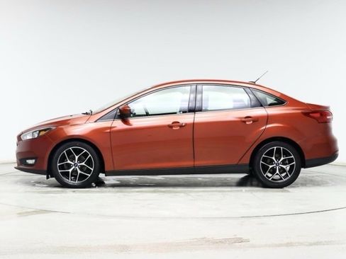 Used 2018 Ford Focus SE w/ Cold Weather Package image 2