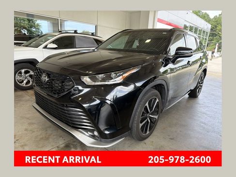 Used 2021 Toyota Highlander XSE AWD/4WD image 1