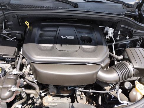 Used 2018 Jeep Grand Cherokee Altitude AWD/4WD image 13